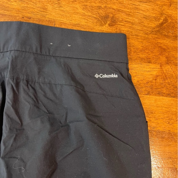 Columbia Women’s anytime casual black Capri size medium - Picture 7 of 8
